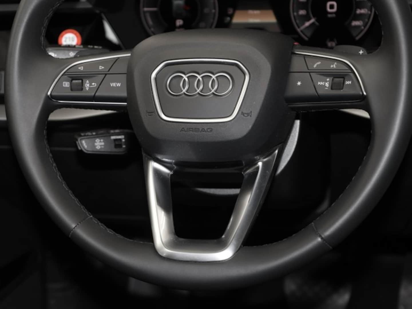 Bild über Audi A3 allstreet TFSI e 40 TFSI e S tronic - für weitere Informationen kontaktieren Sie den Audi Partner