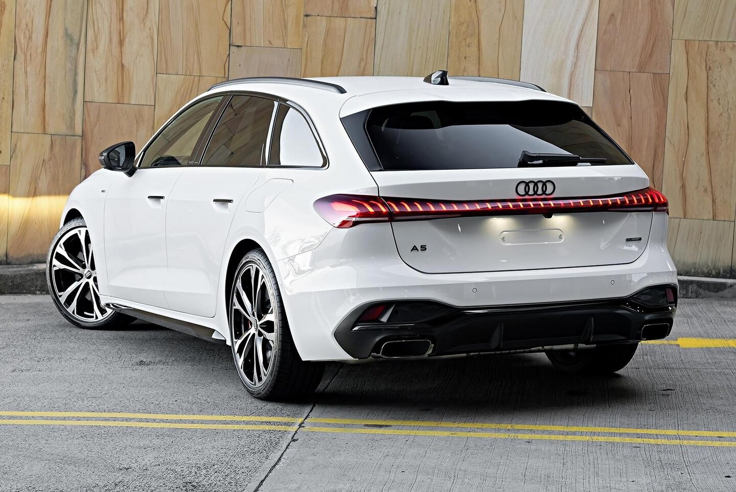 Image about Audi A5 Avant TFSI e e-hybrid quattro 270 kW S tronic