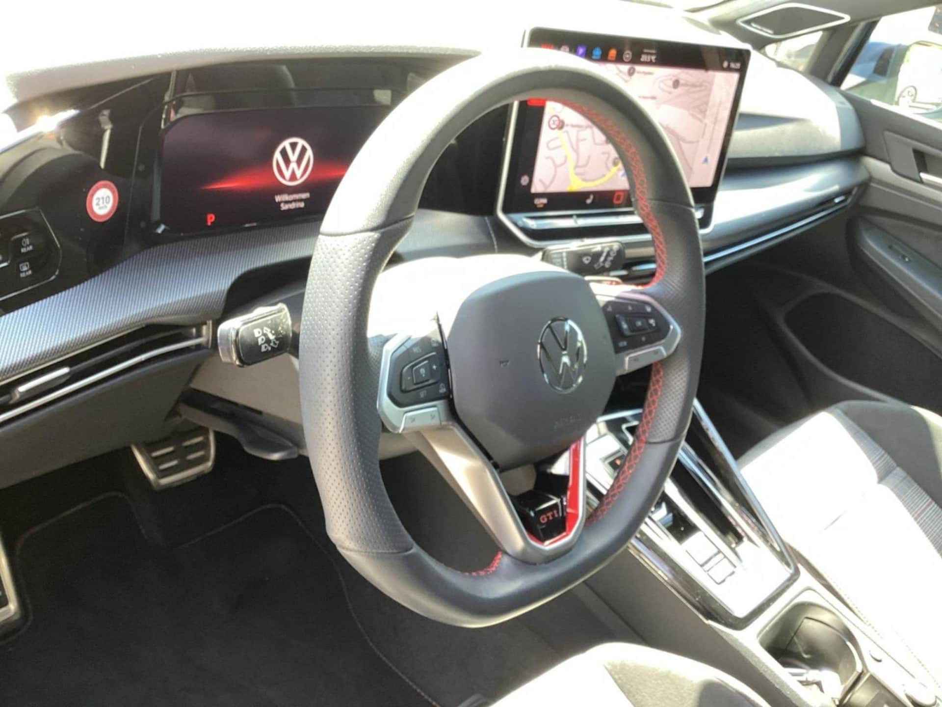 Volkswagen Golf GTI