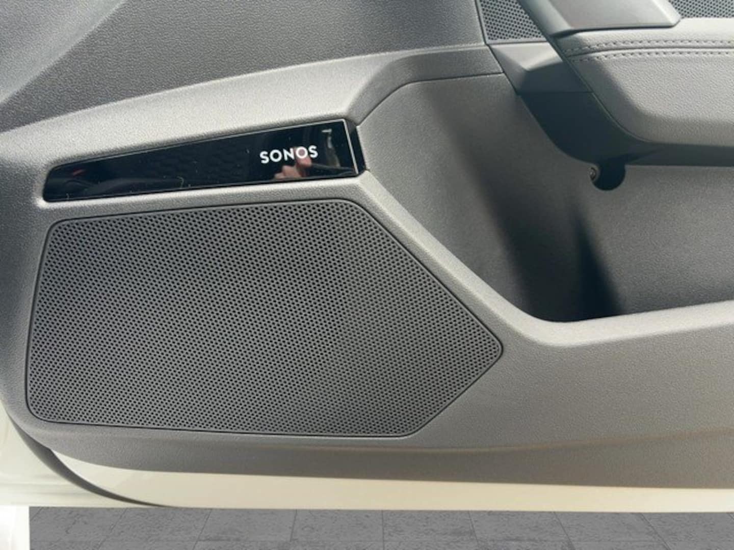 Bild über Audi RS 3 Sportback TFSI quattro S tronic - für weitere Informationen kontaktieren Sie den Audi Partner