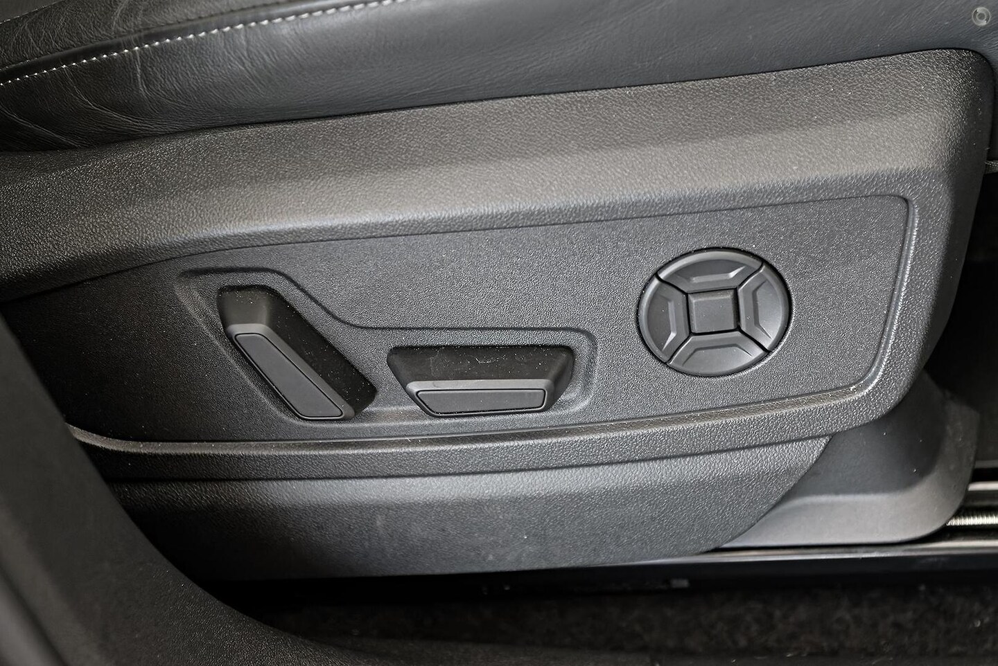 Image about Audi Q5 SUV TDI quattro 150 kW sport