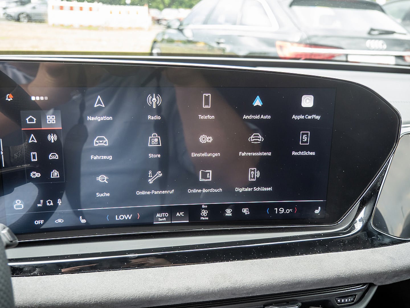 Bild über Audi A6 Avant TDI 150 kW S tronic - für weitere Informationen kontaktieren Sie den Audi Partner