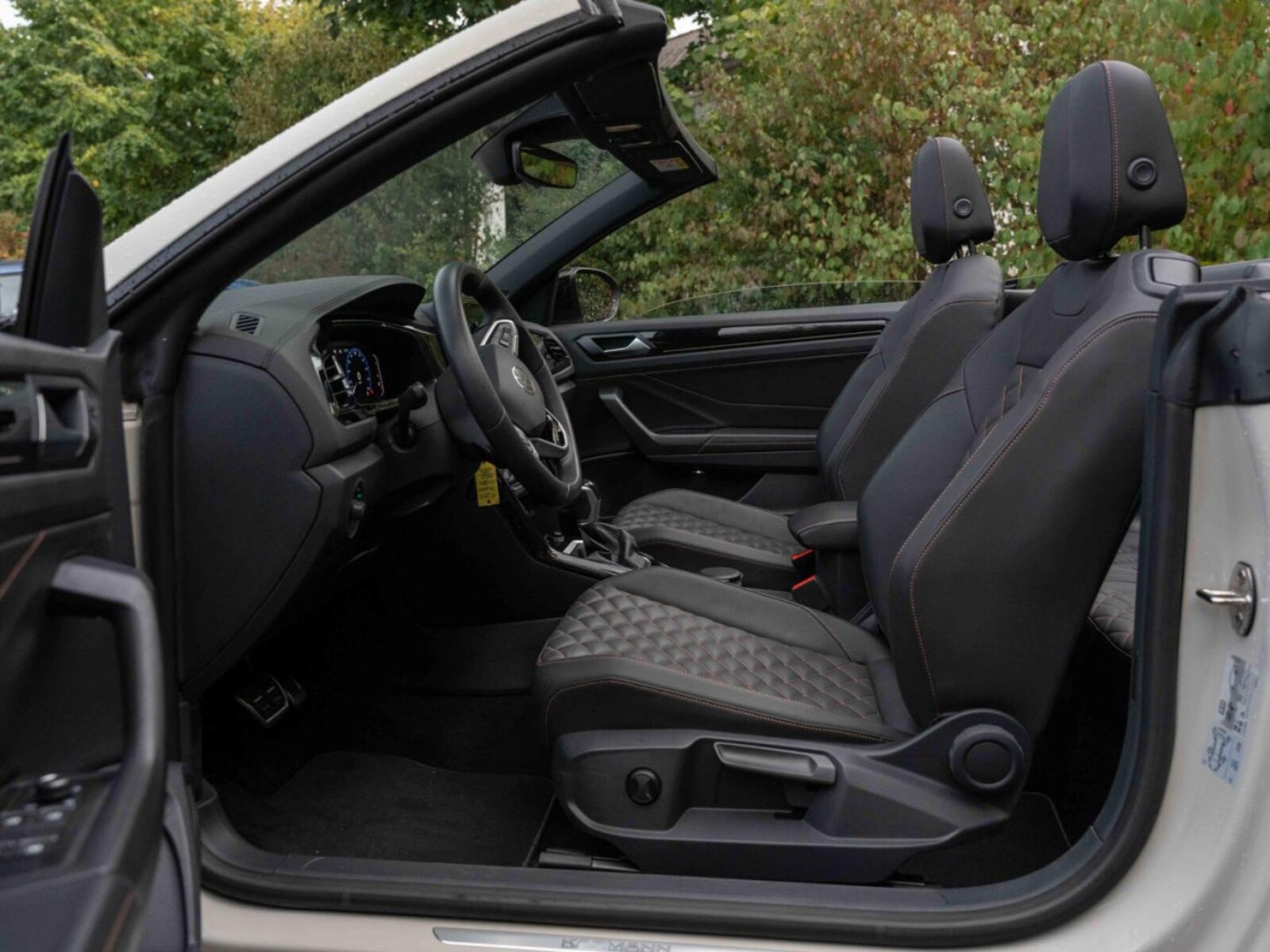 Volkswagen T-Roc Cabriolet – Bild 11
