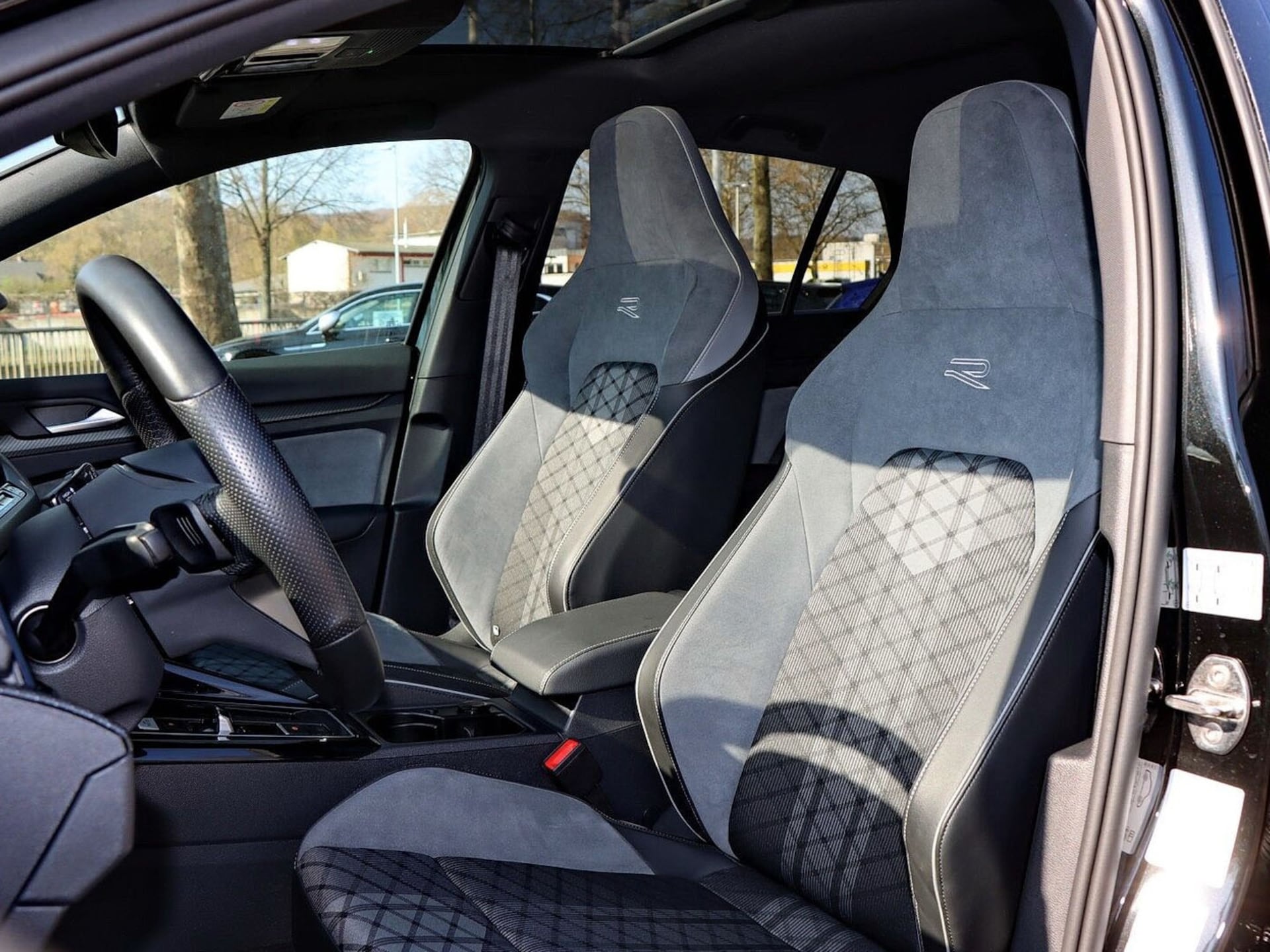 Volkswagen Golf R-Line