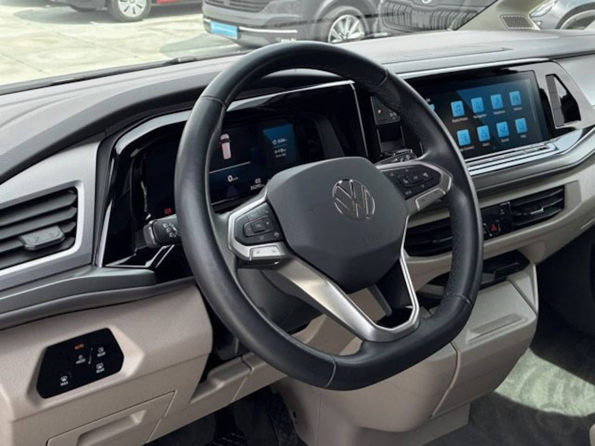 Volkswagen Multivan Basis-Modell