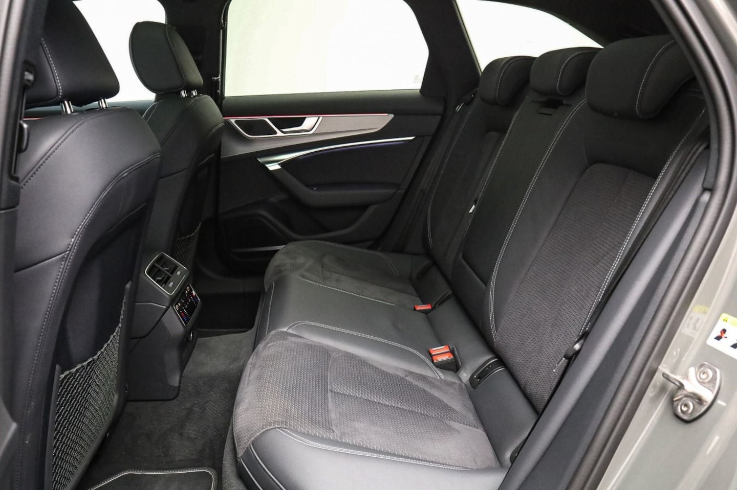 Bild über Audi S6 Avant TDI quattro tiptronic - für weitere Informationen kontaktieren Sie den Audi Partner