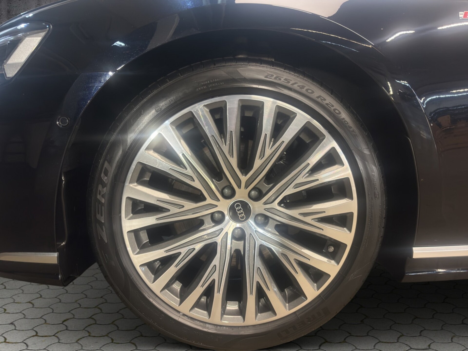 Audi A8 Lang
