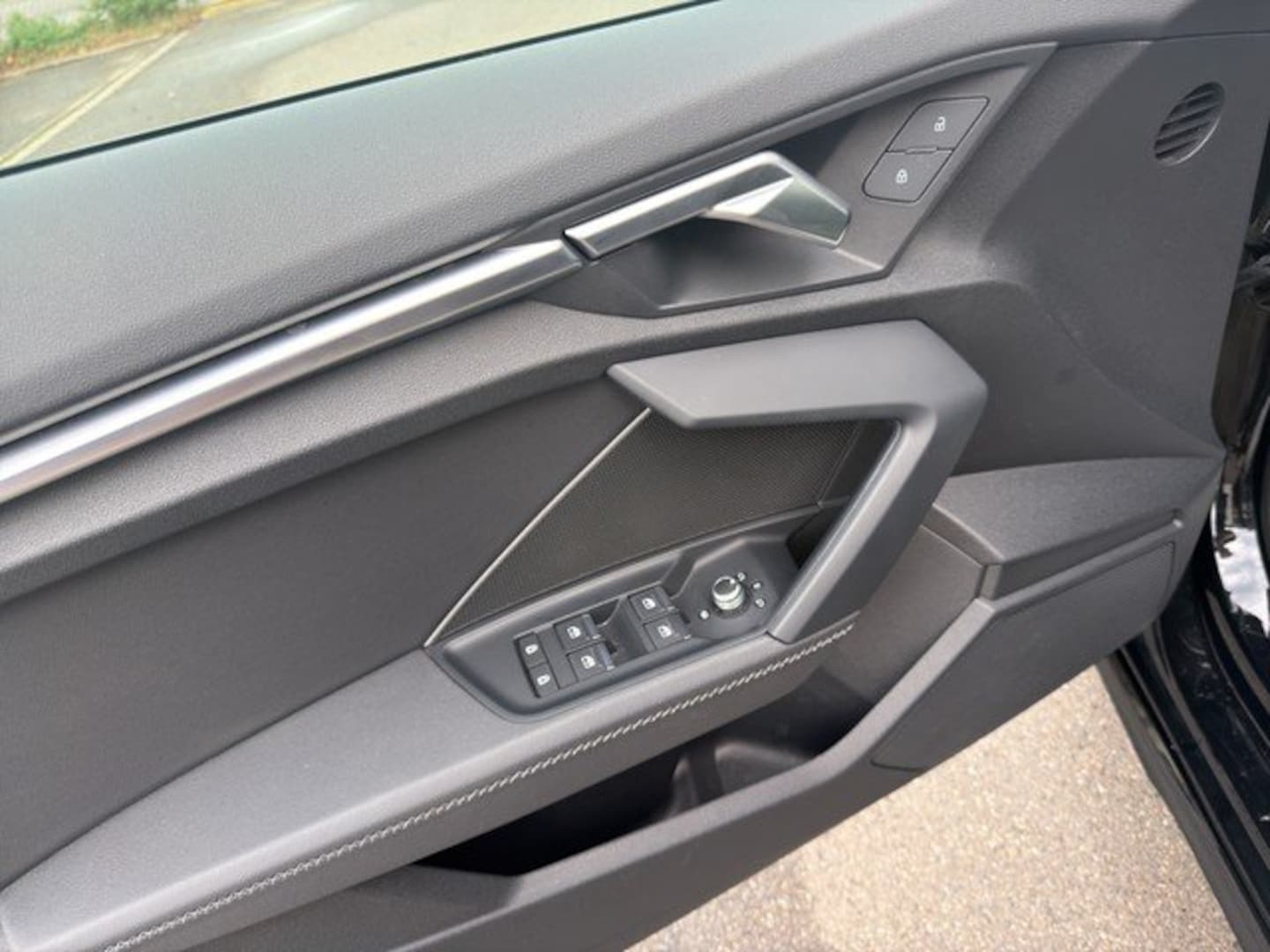 Bild über Audi S3 Sportback TFSI quattro S tronic - für weitere Informationen kontaktieren Sie den Audi Partner