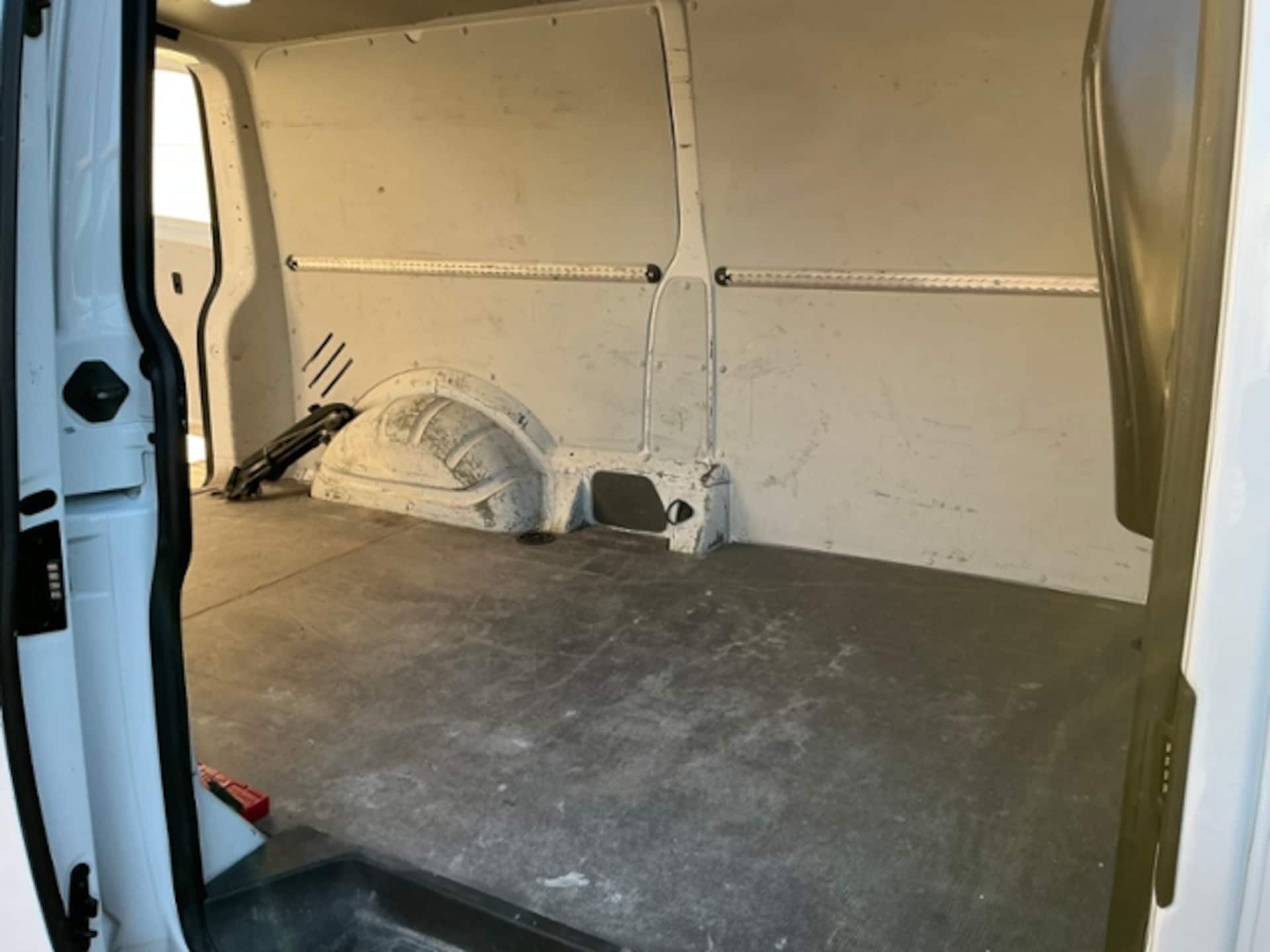 Volkswagen T6.1 Transporter Kasten langer Radstand