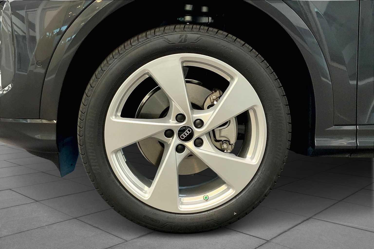 2025 Audi Q5 Premium Plus - Photo 11