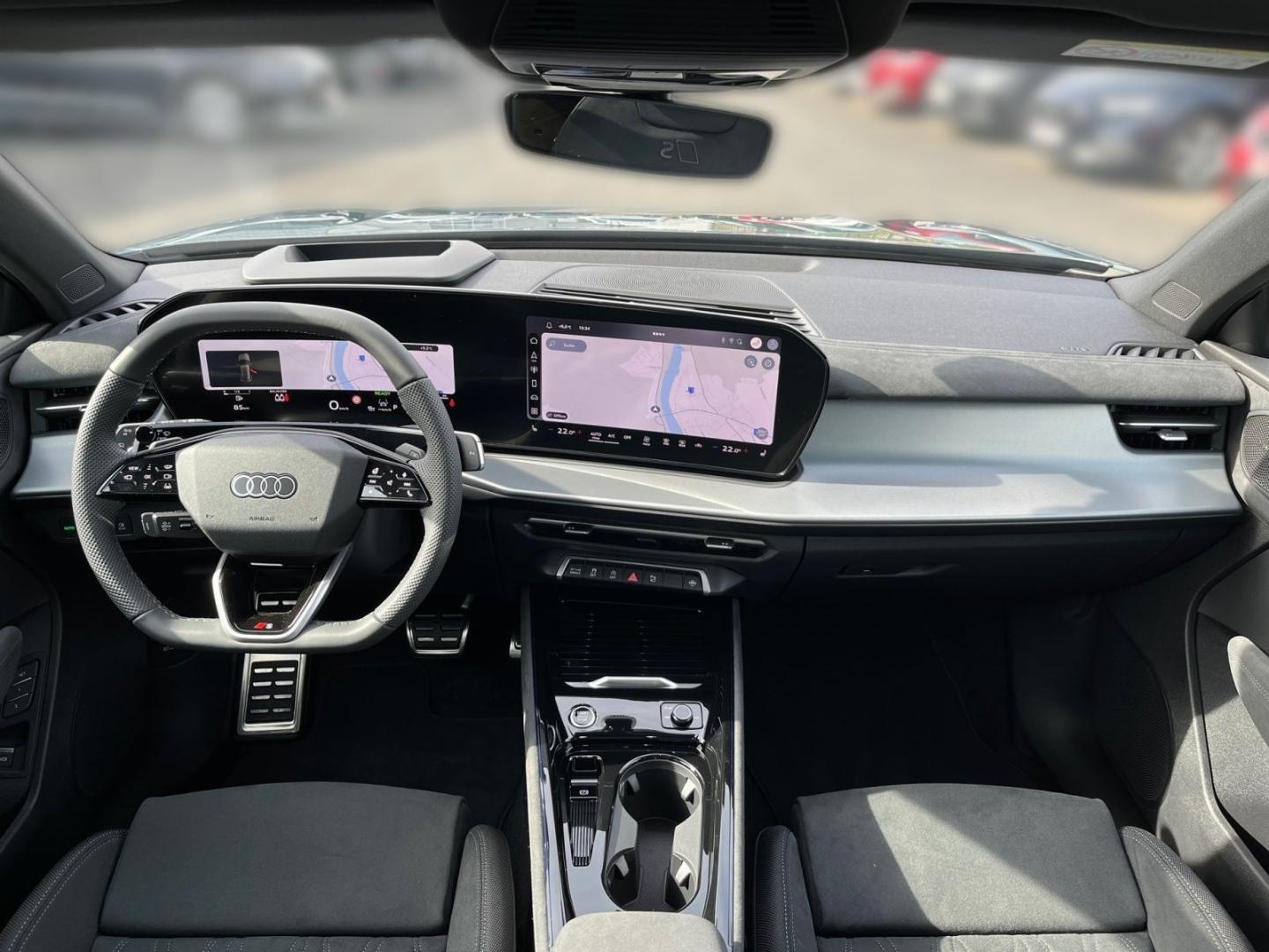 Bild über Audi Q3 SUV TFSI quattro 195 kW S tronic - für weitere Informationen kontaktieren Sie den Audi Partner