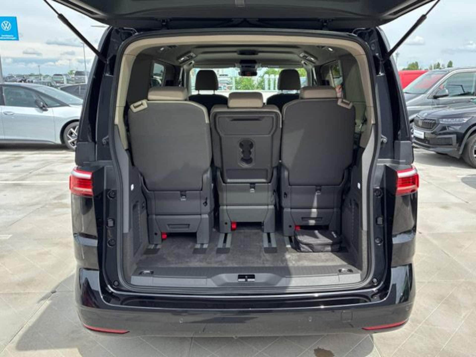 Volkswagen Multivan Basis-Modell