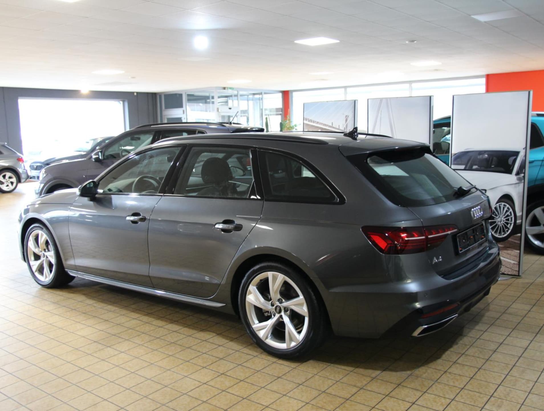 Audi A4 Avant S line