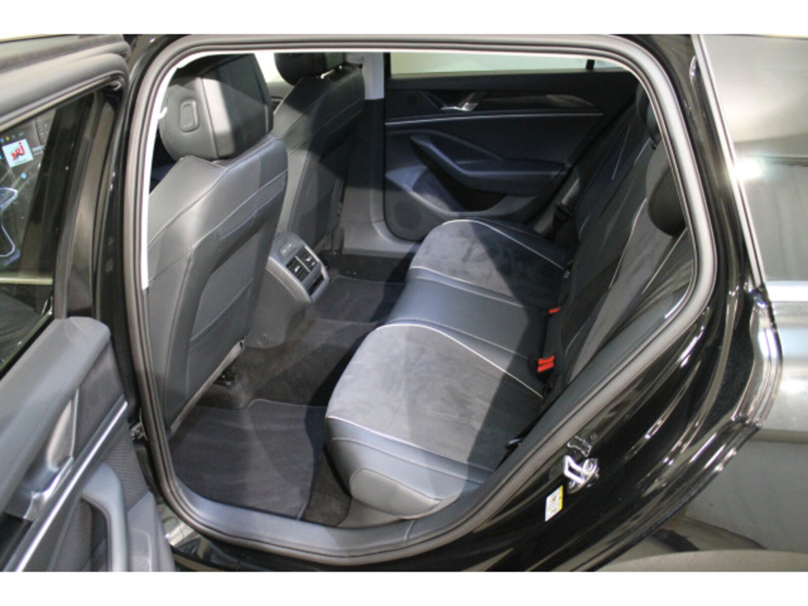 Volkswagen Passat – Bild 9