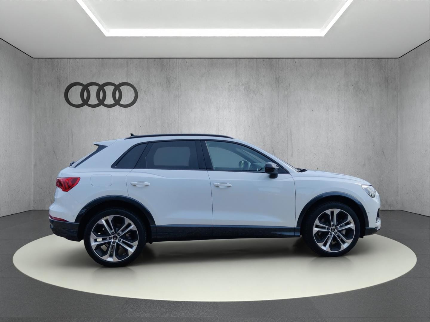 Bild über Audi Q3 TFSI quattro 180 kW S tronic - für weitere Informationen kontaktieren Sie den Audi Partner