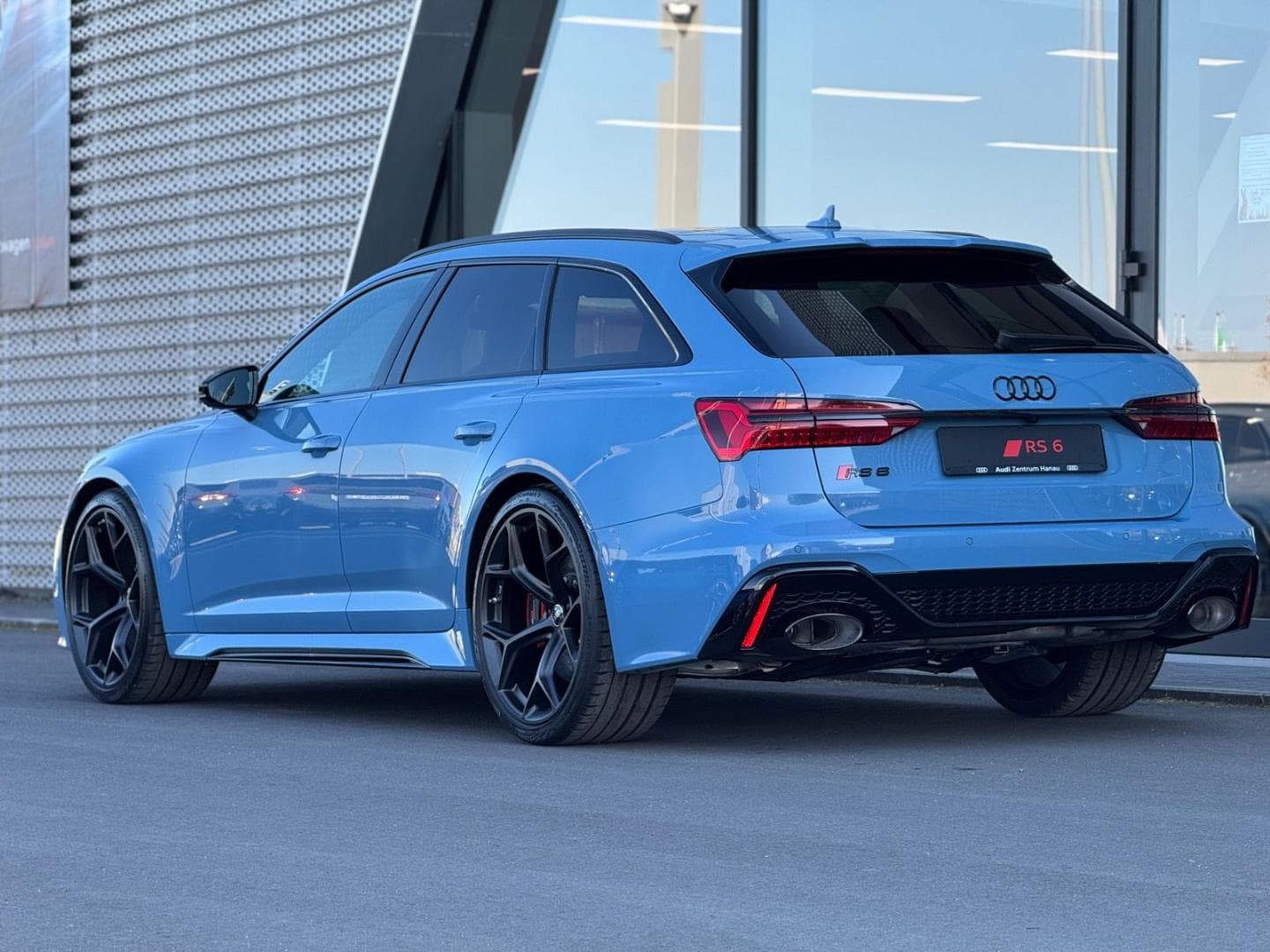 Image about Audi RS 6 Avant performance quattro tiptronic