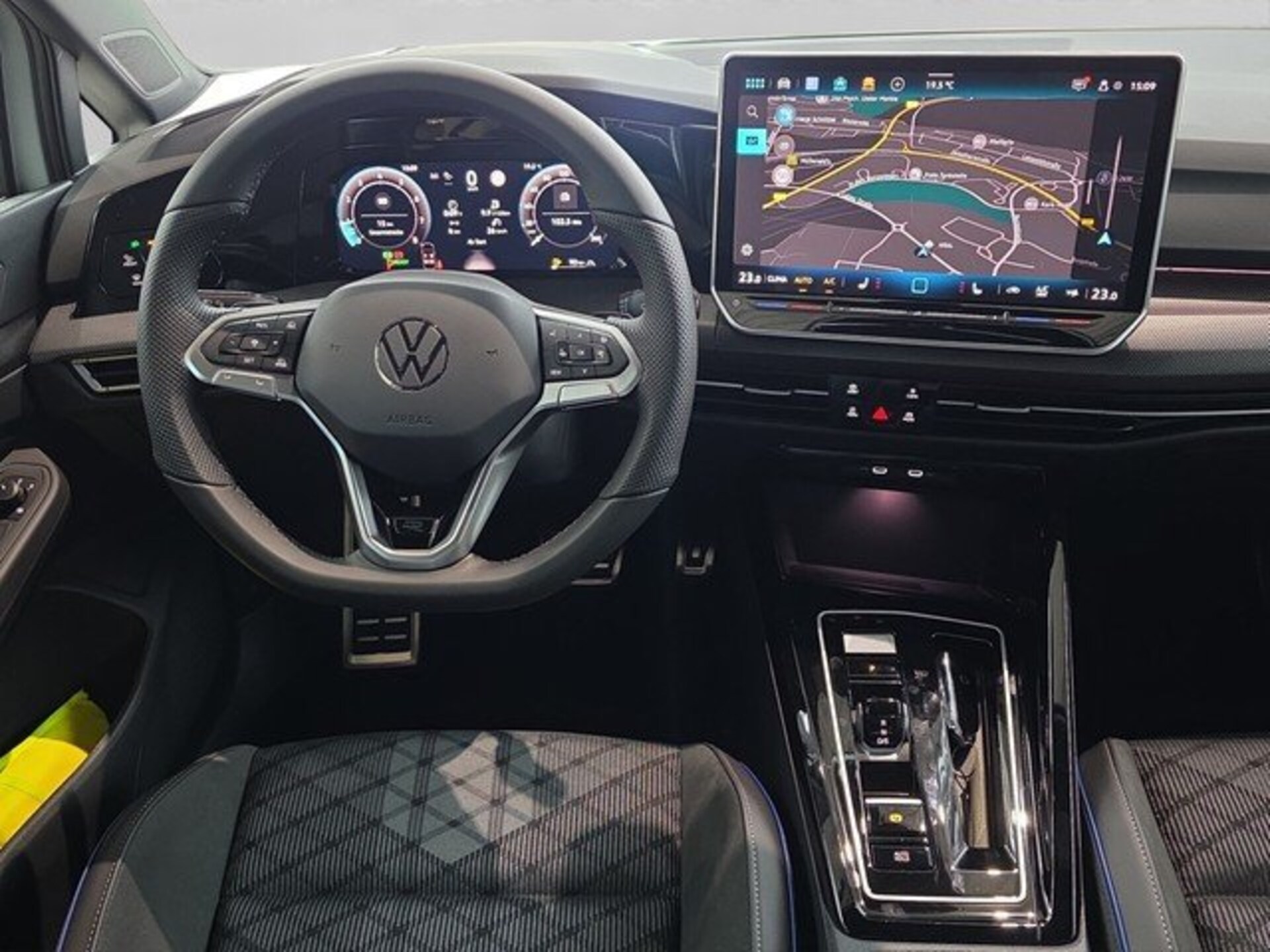 Volkswagen Golf R-Line
