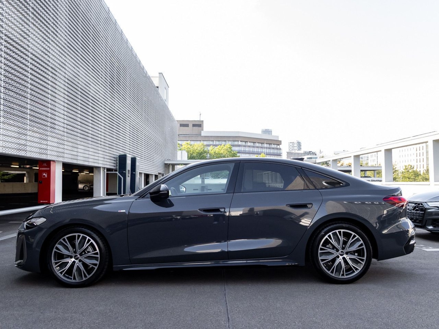 Bild über Audi A5 Limousine TFSI 150 kW S tronic - für weitere Informationen kontaktieren Sie den Audi Partner
