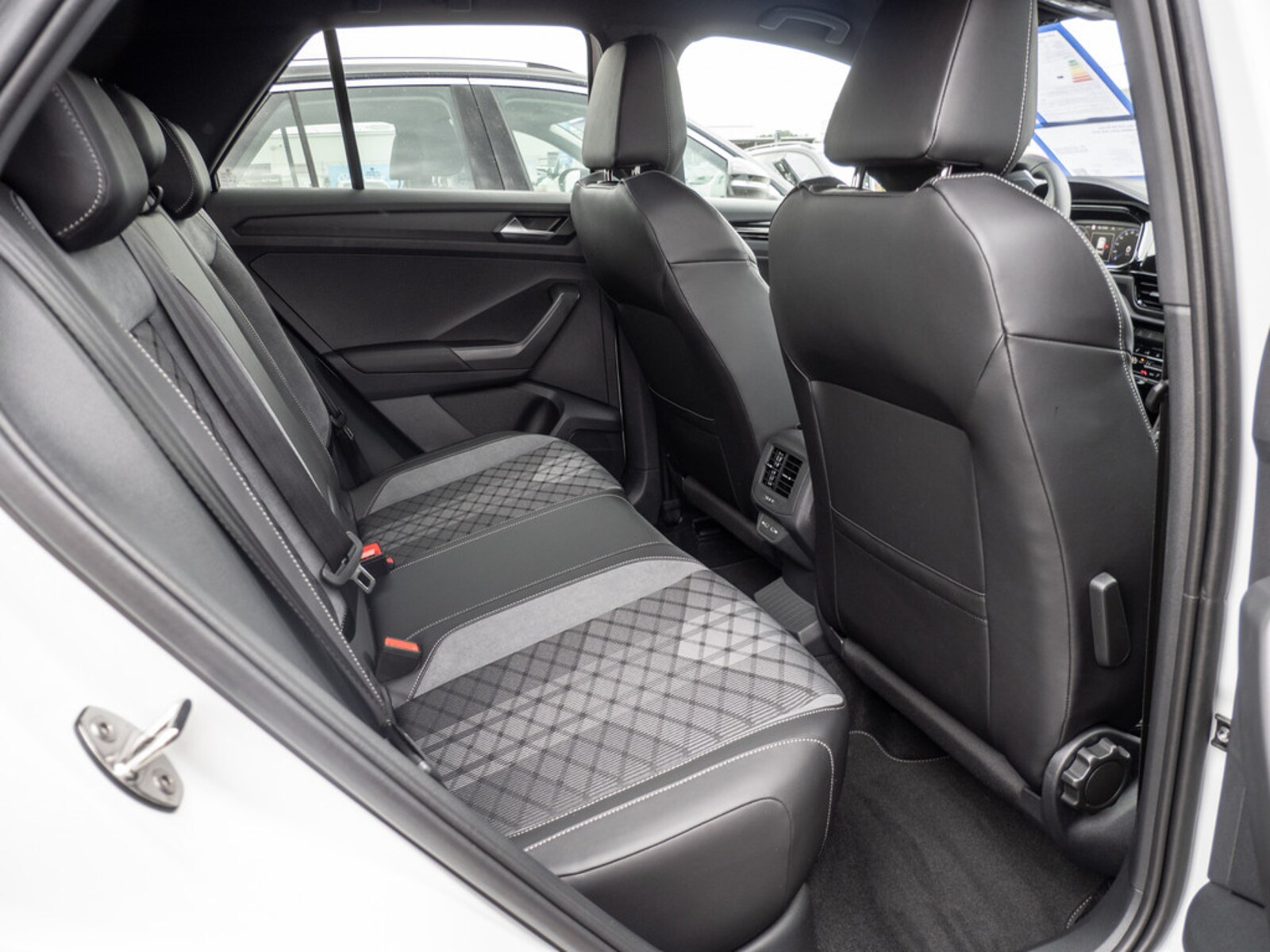 Volkswagen T-Roc – Bild 4