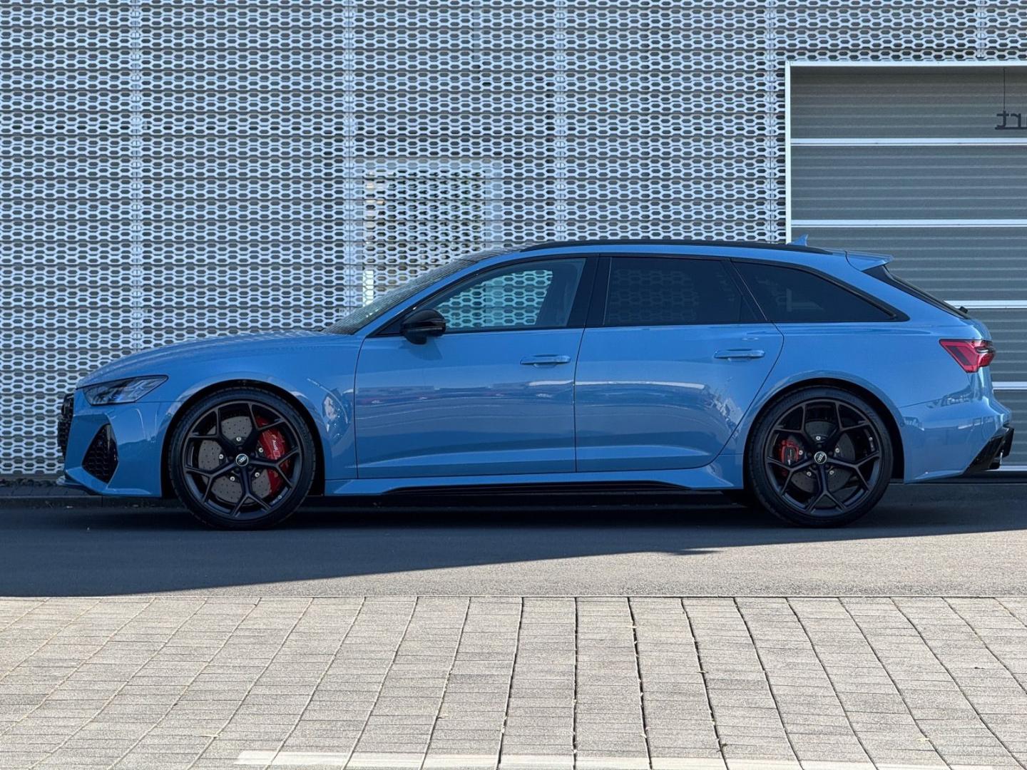 Image about Audi RS 6 Avant performance quattro tiptronic