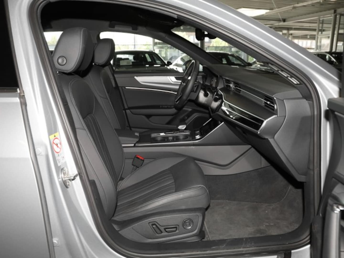 Bild über Audi A6 Avant TFSI e advanced 50 TFSI e quattro S tronic - für weitere Informationen kontaktieren Sie den Audi Partner