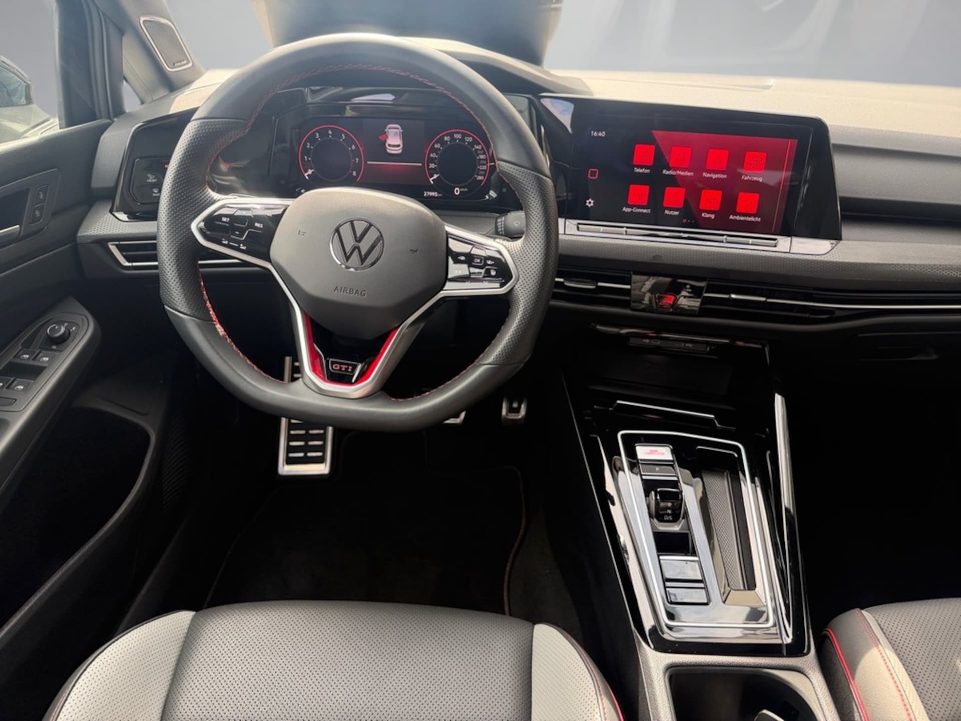 Volkswagen Golf GTI
