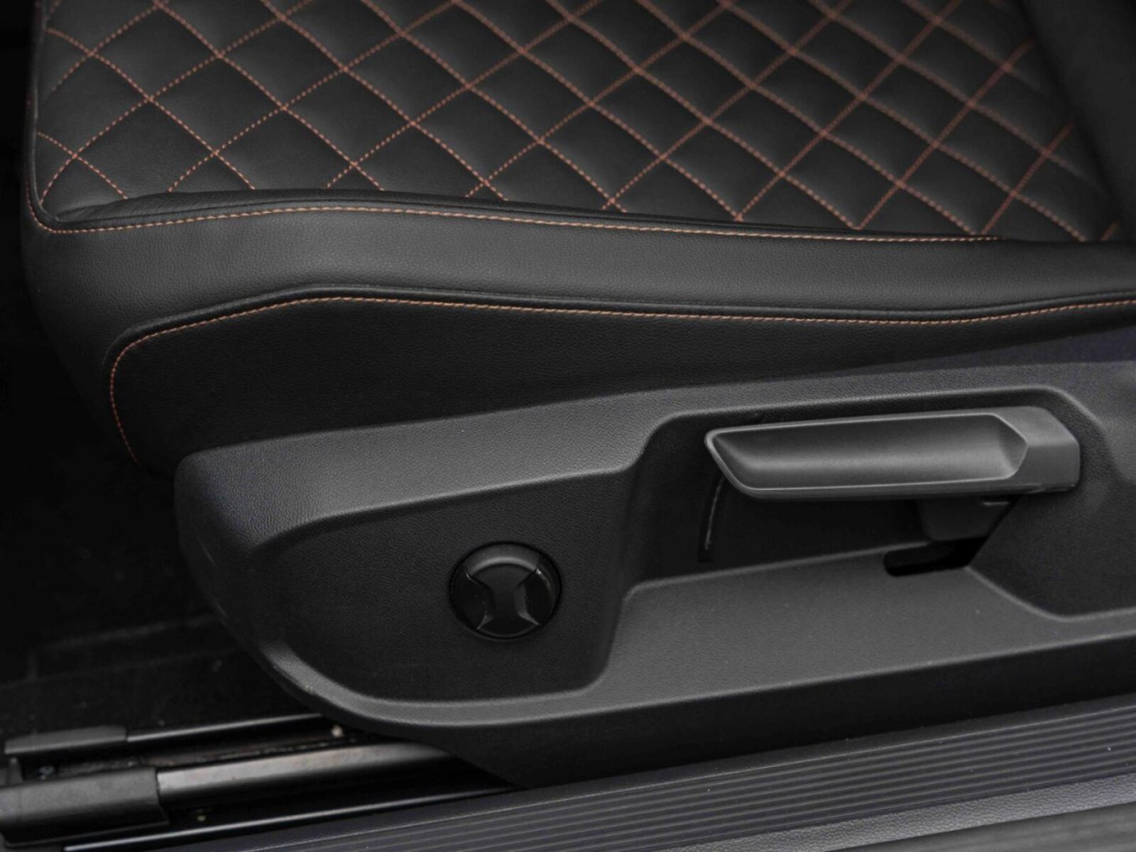 Volkswagen T-Roc Cabriolet – Bild 15