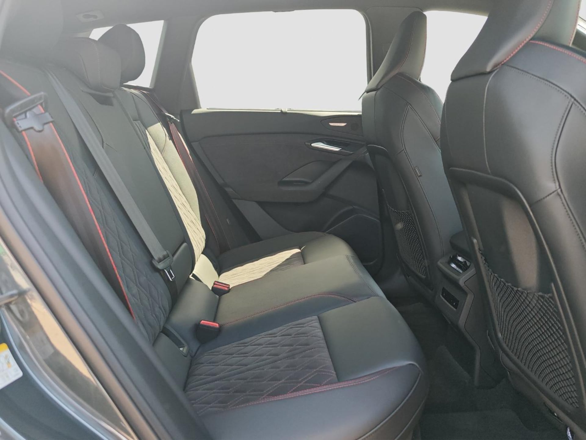 Audi SQ6 SUV e-tron