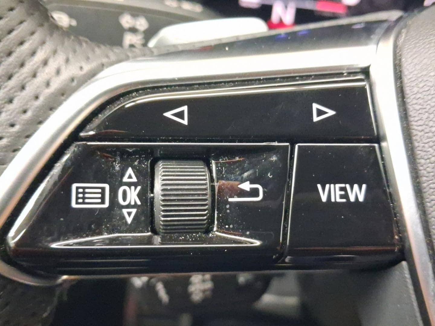 Bild über Audi S6 Avant TDI quattro tiptronic - für weitere Informationen kontaktieren Sie den Audi Partner