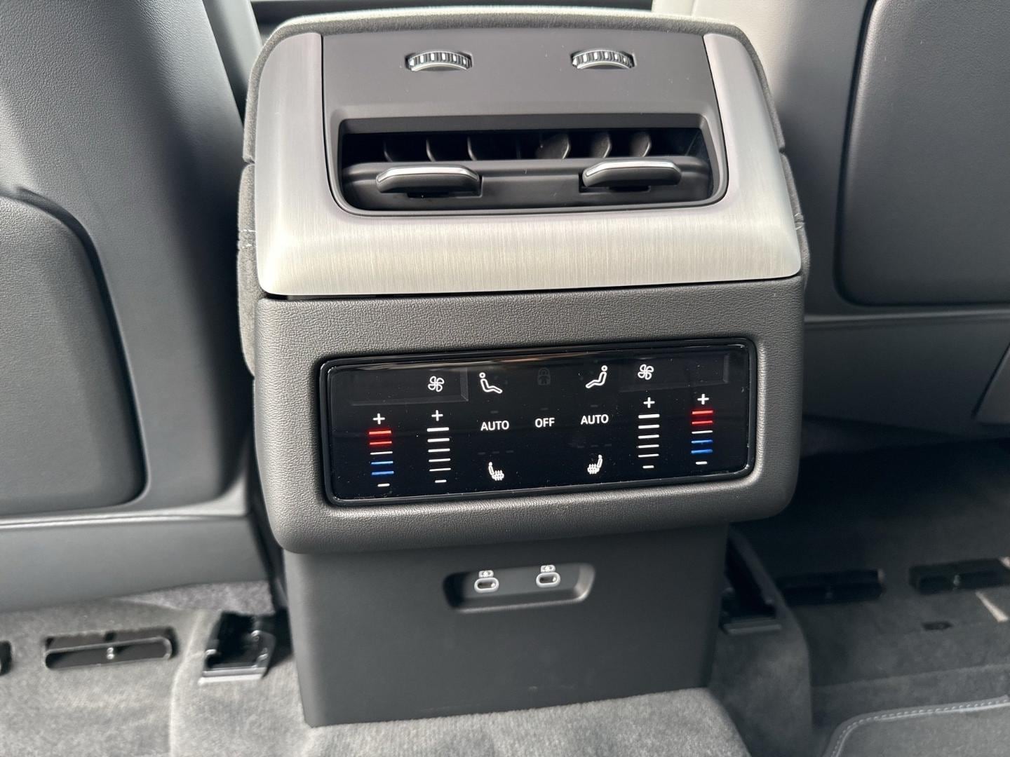 Bild über Audi Q7 SUV TDI quattro 220 kW tiptronic - für weitere Informationen kontaktieren Sie den Audi Partner