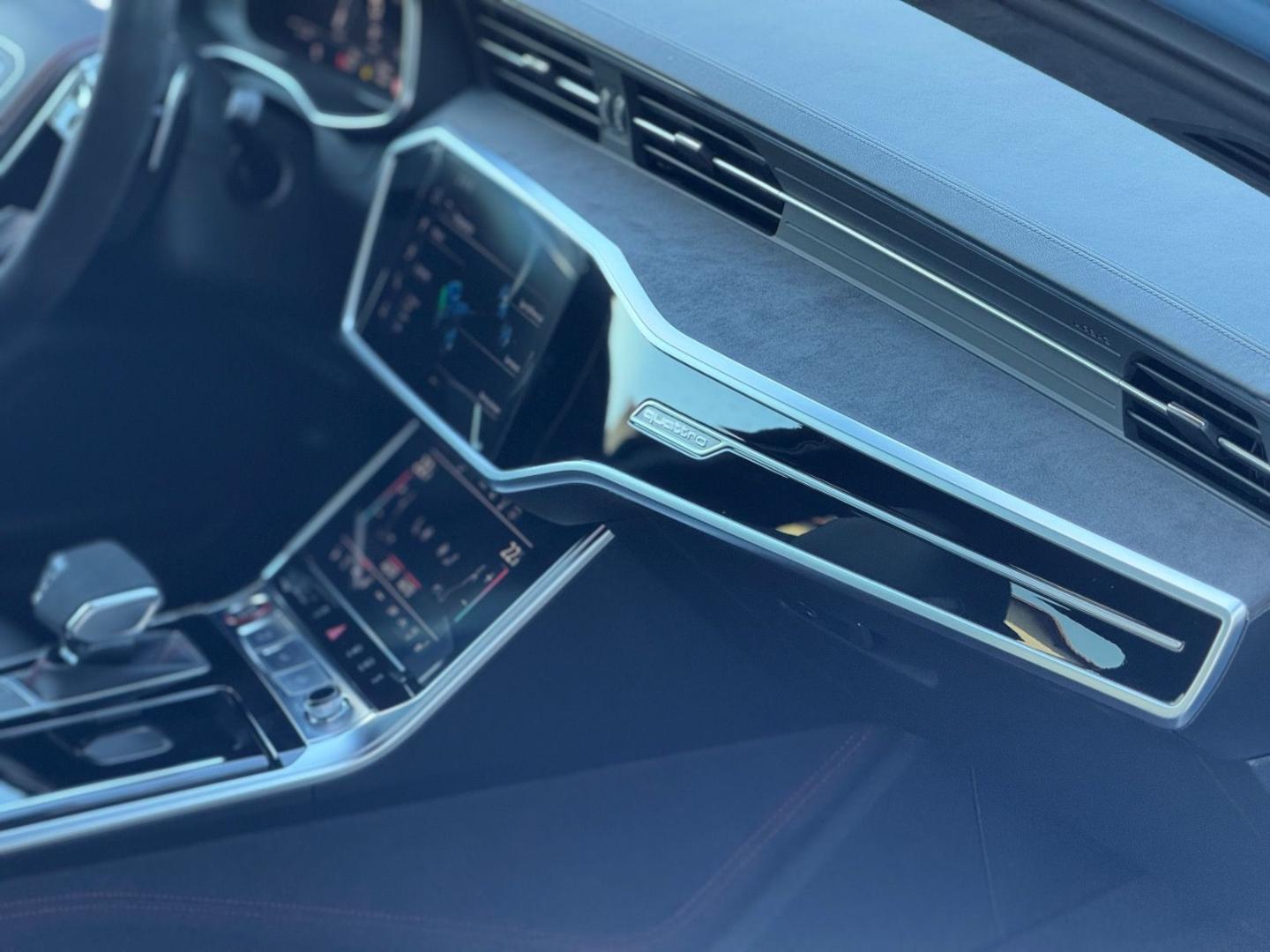Image about Audi RS 6 Avant performance quattro tiptronic