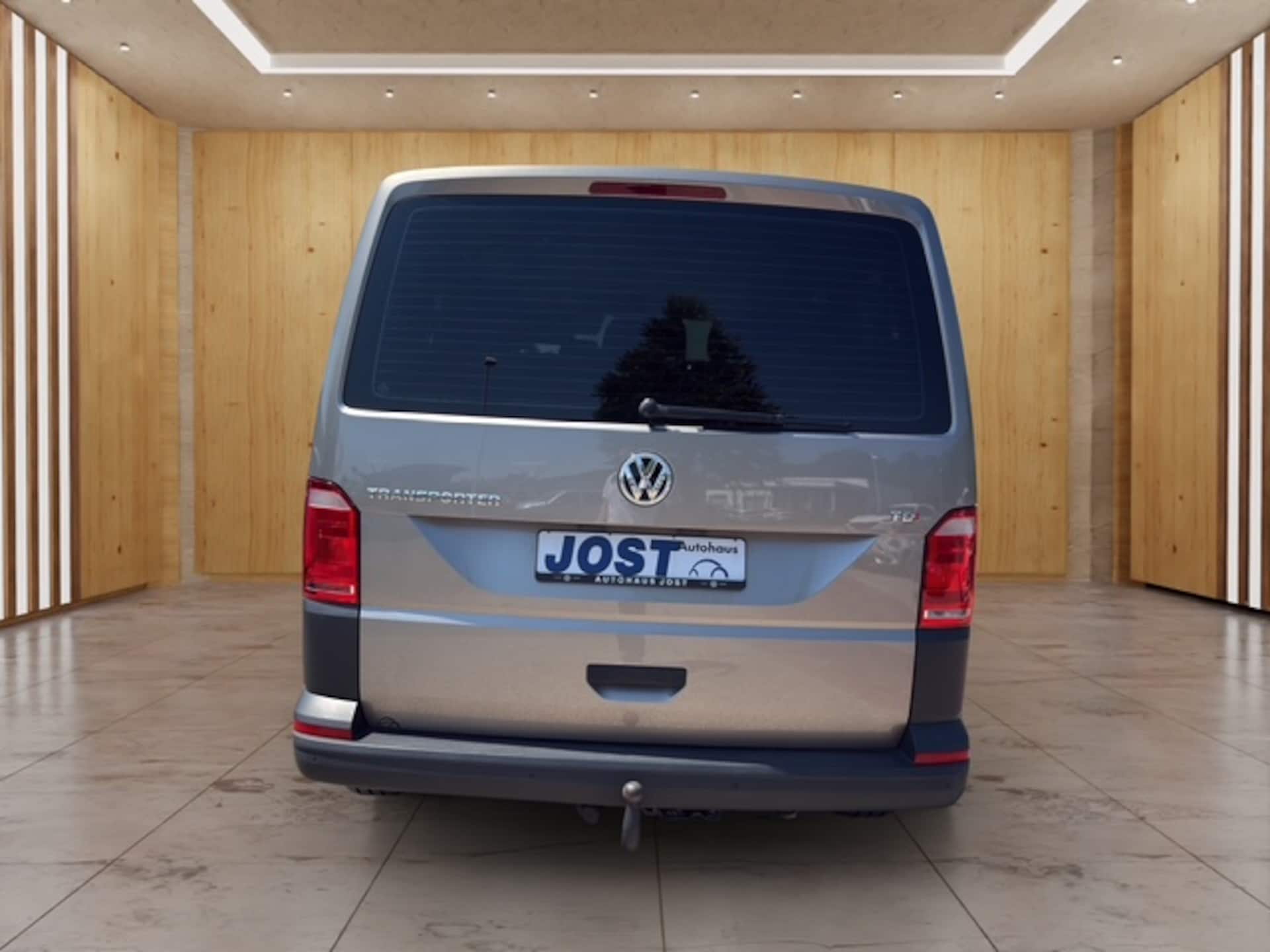 Volkswagen T6 Transporter Kombi