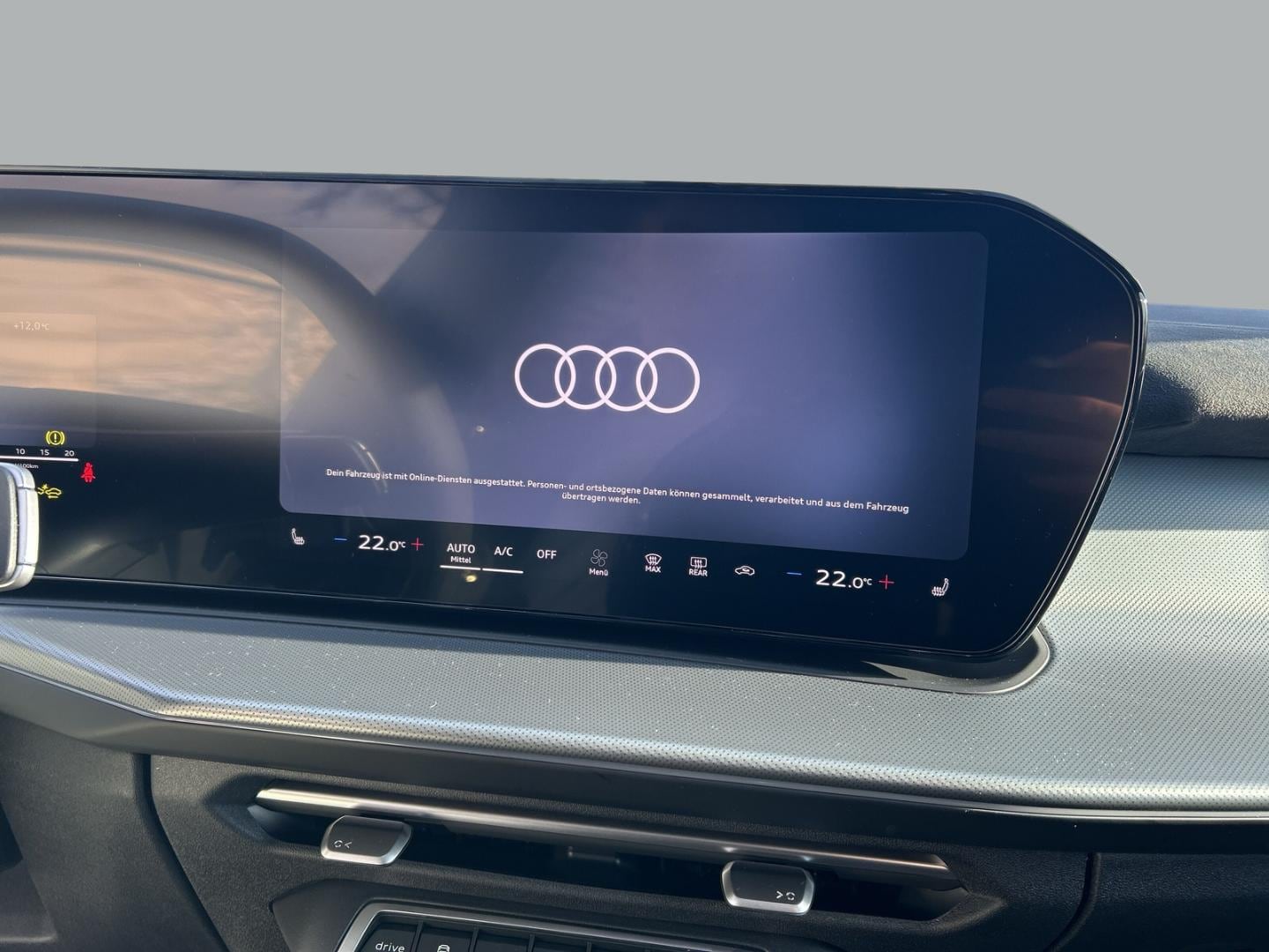 Bild über Audi Q3 SUV TFSI quattro 195 kW S tronic - für weitere Informationen kontaktieren Sie den Audi Partner