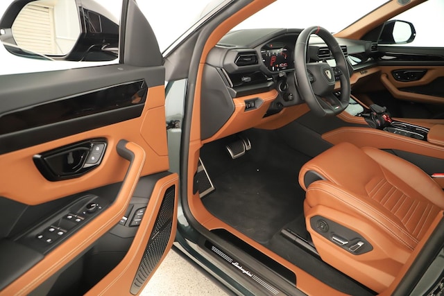 2025 Lamborghini Urus SE - Photo 14