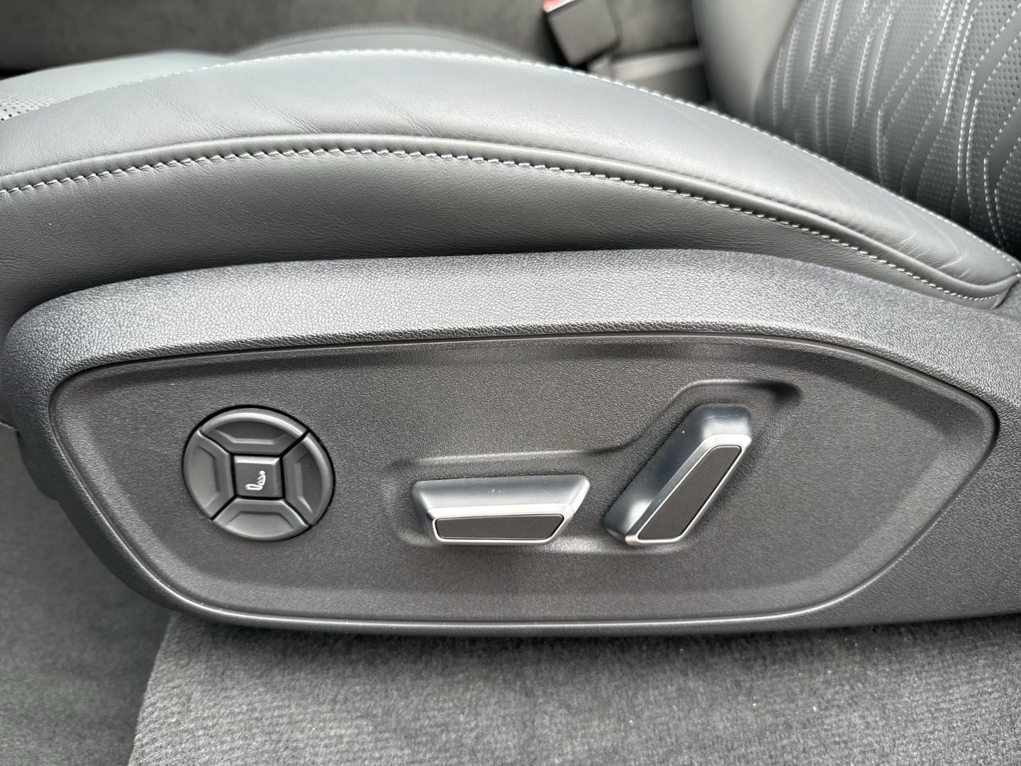 Bild über Audi Q7 SUV TDI quattro 220 kW tiptronic - für weitere Informationen kontaktieren Sie den Audi Partner