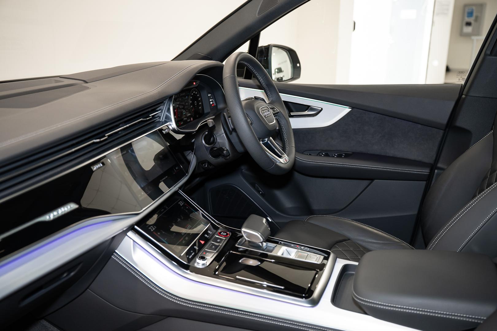 Image about Audi SQ7 SQ7 TFSI 373 kW tiptronic