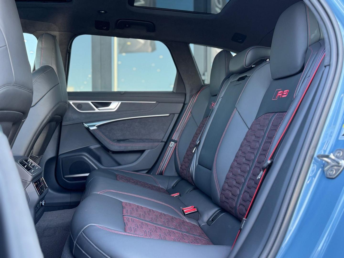 Image about Audi RS 6 Avant performance quattro tiptronic