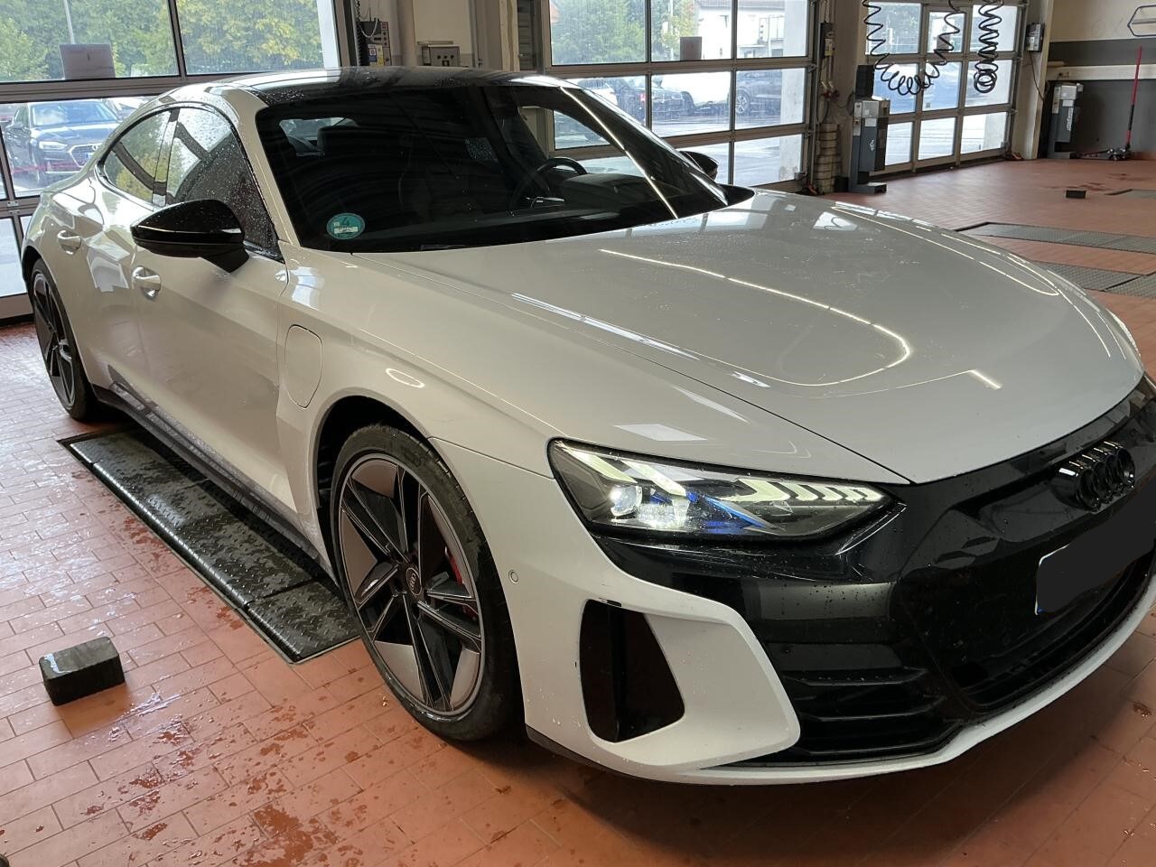 Image about Audi e-tron GT e-tron quattro