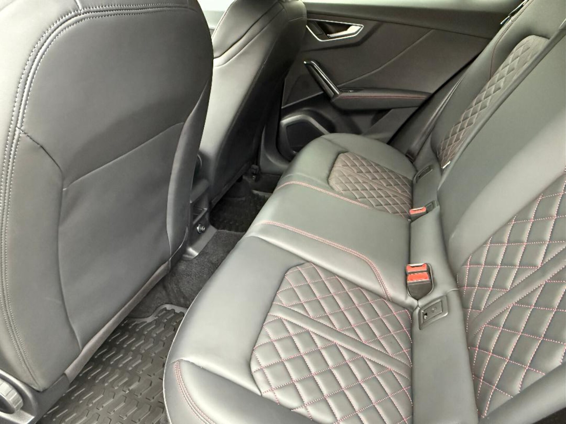 Audi Q2 S line