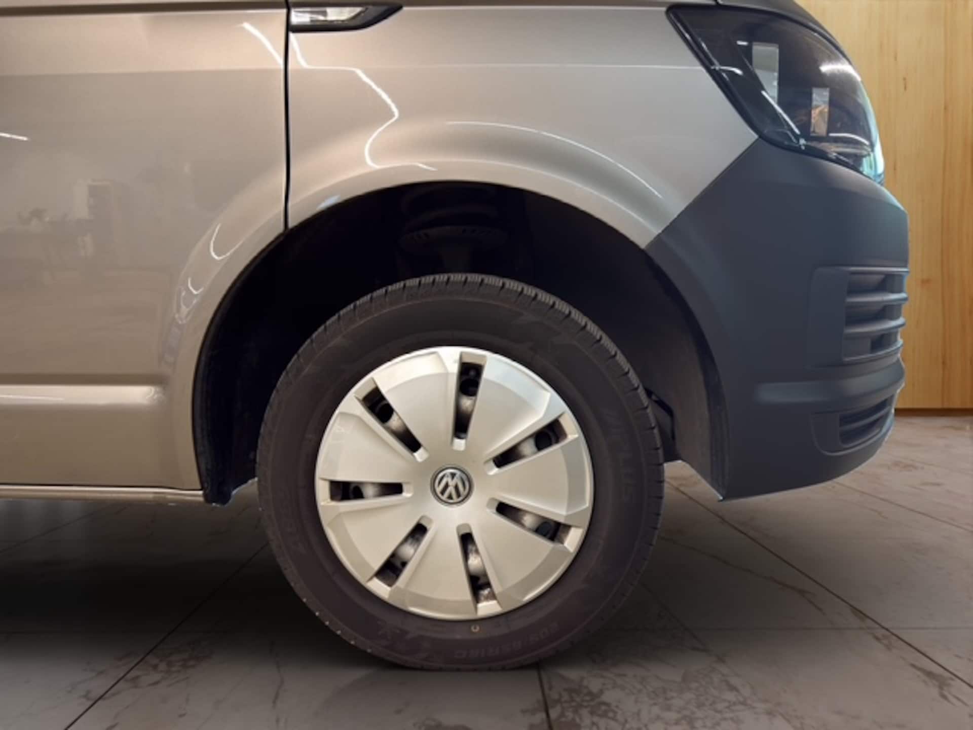 Volkswagen T6 Transporter Kombi
