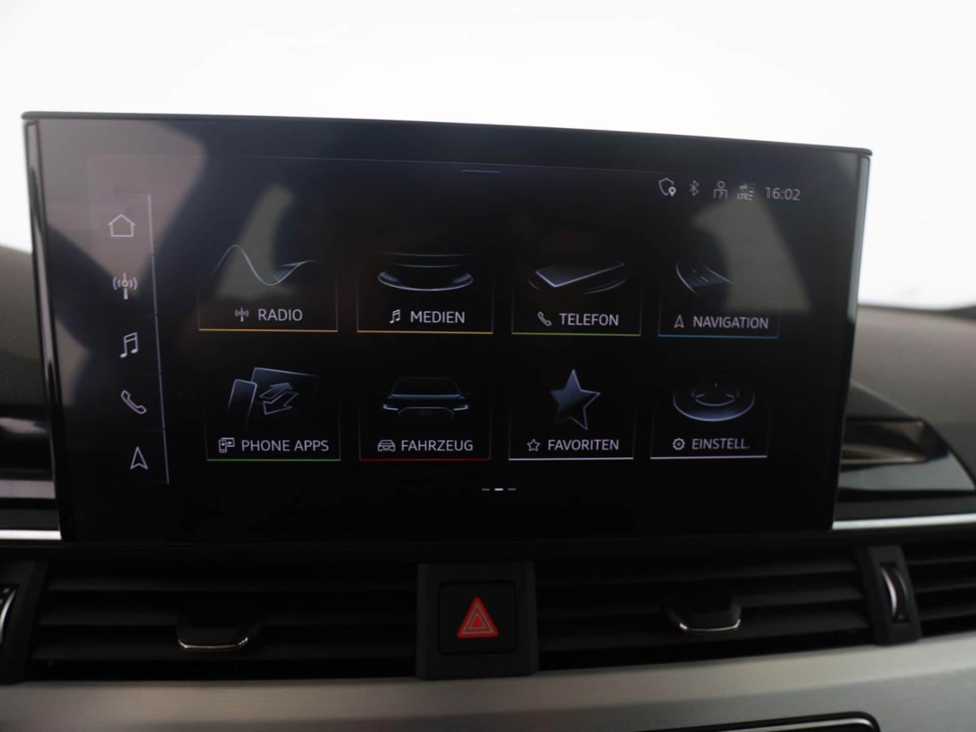 Audi A4 Avant S line