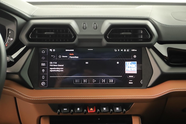 2025 Lamborghini Urus SE - Photo 19