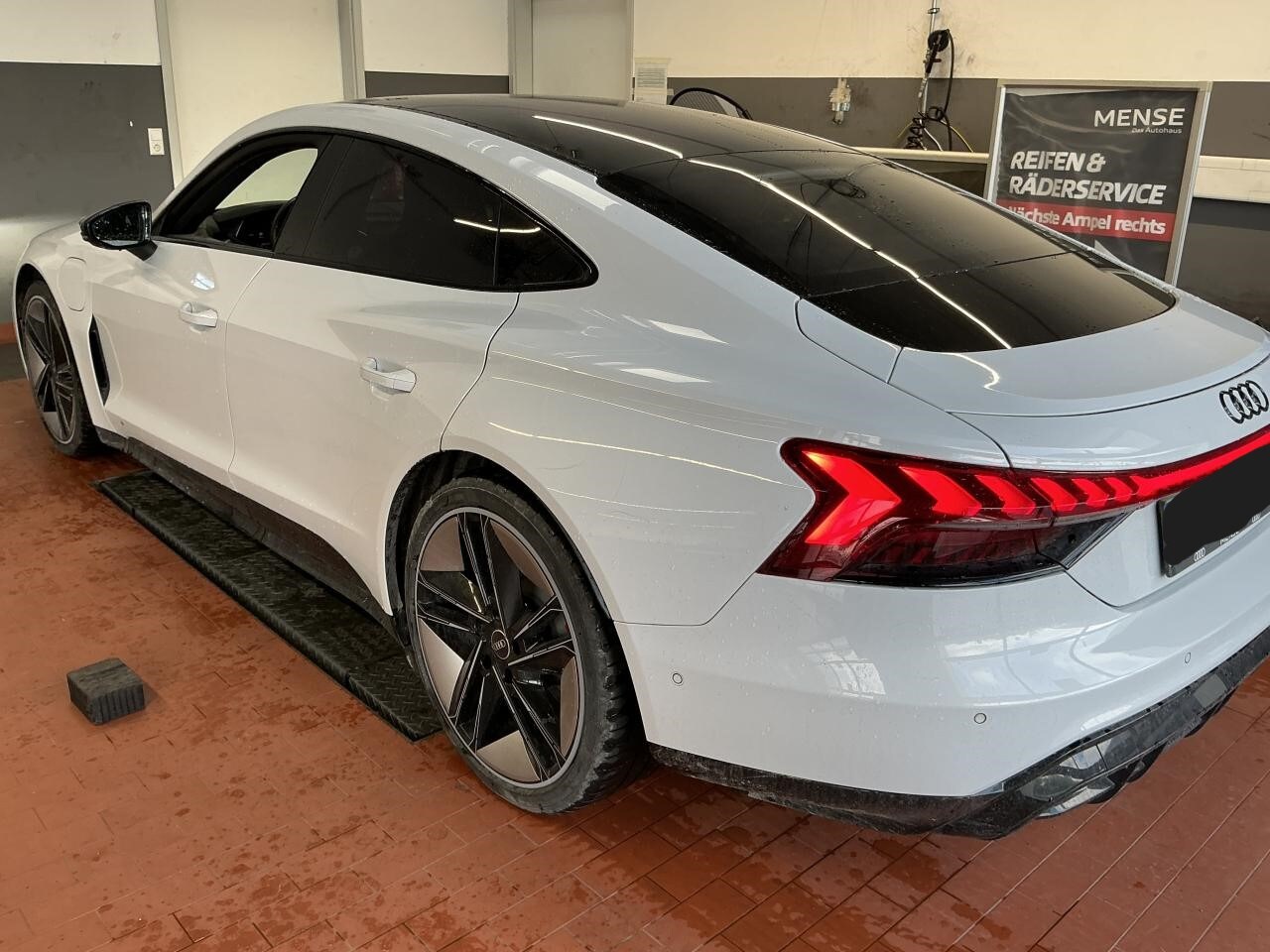 Image about Audi e-tron GT e-tron quattro
