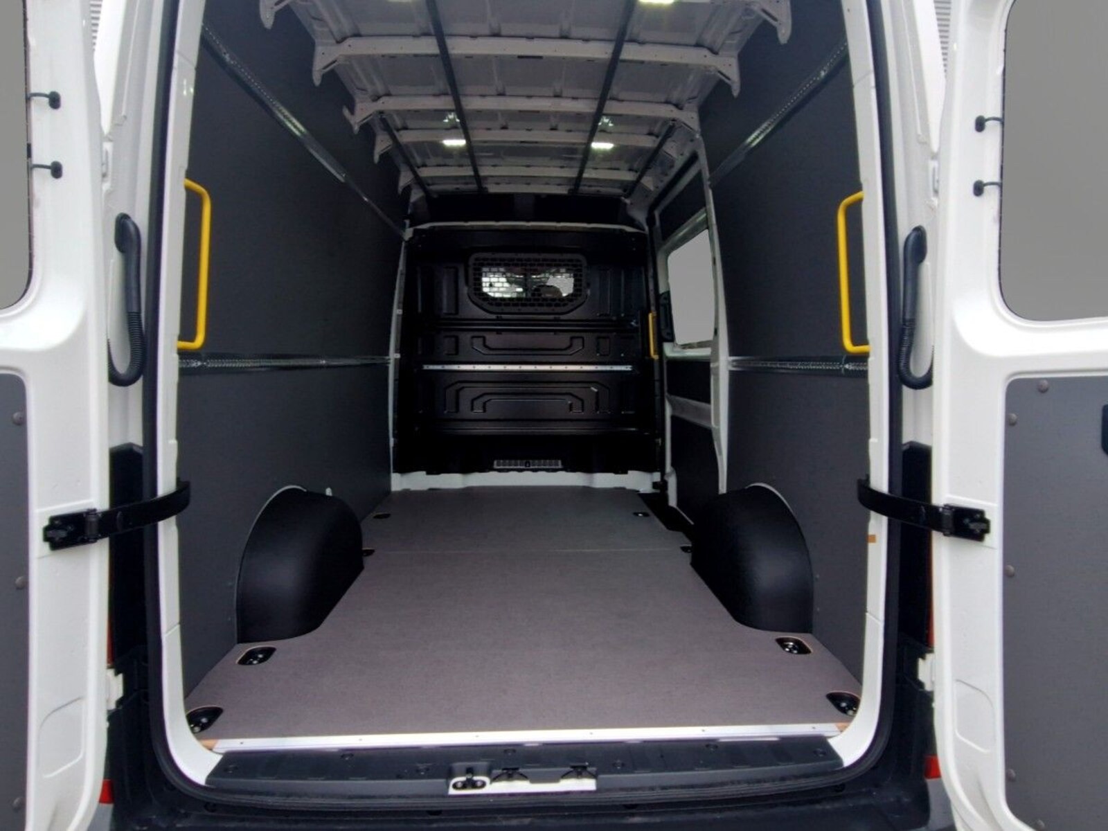 Volkswagen Crafter Kasten mittlerer Radstand – Bild 6