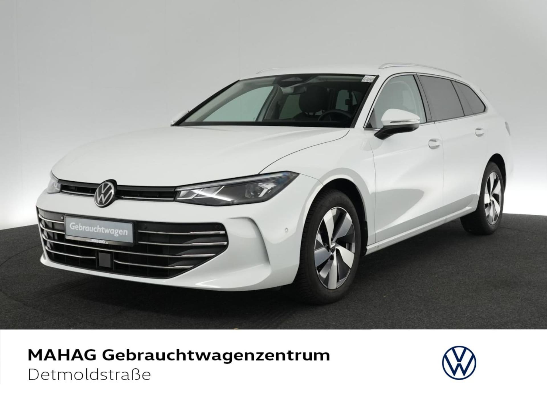 Volkswagen Passat — Volkswagen Passat Passat Variant Business 1.5 eTSI LED IQ.Drive Navi ParkAssist+ 360° APP DSG