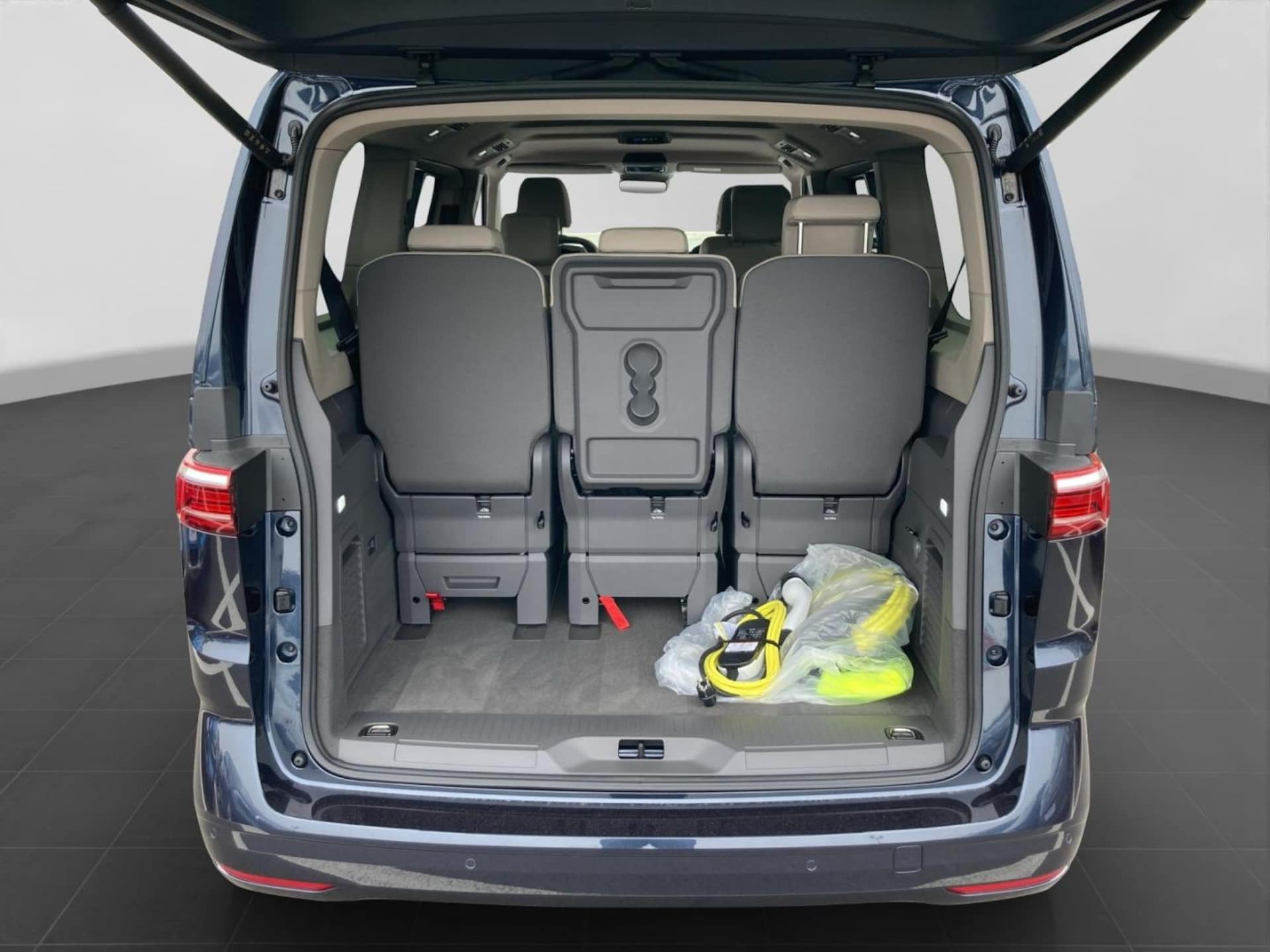Volkswagen Multivan Langversion Basis-Modell