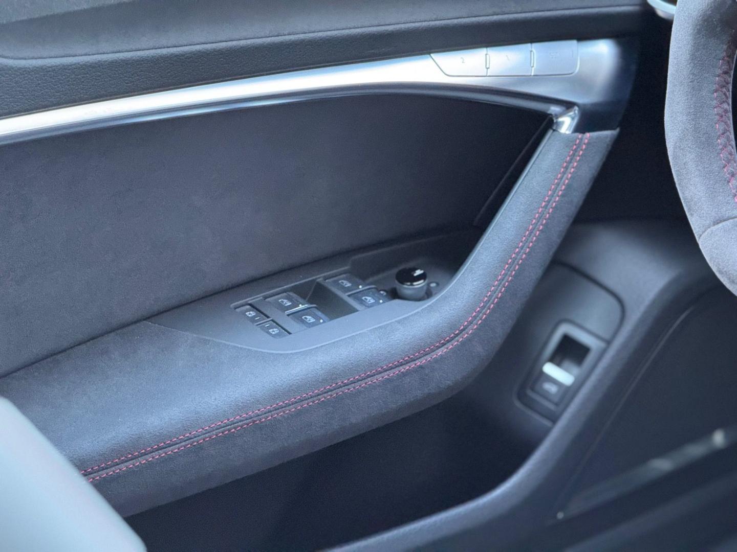 Image about Audi RS 6 Avant performance quattro tiptronic