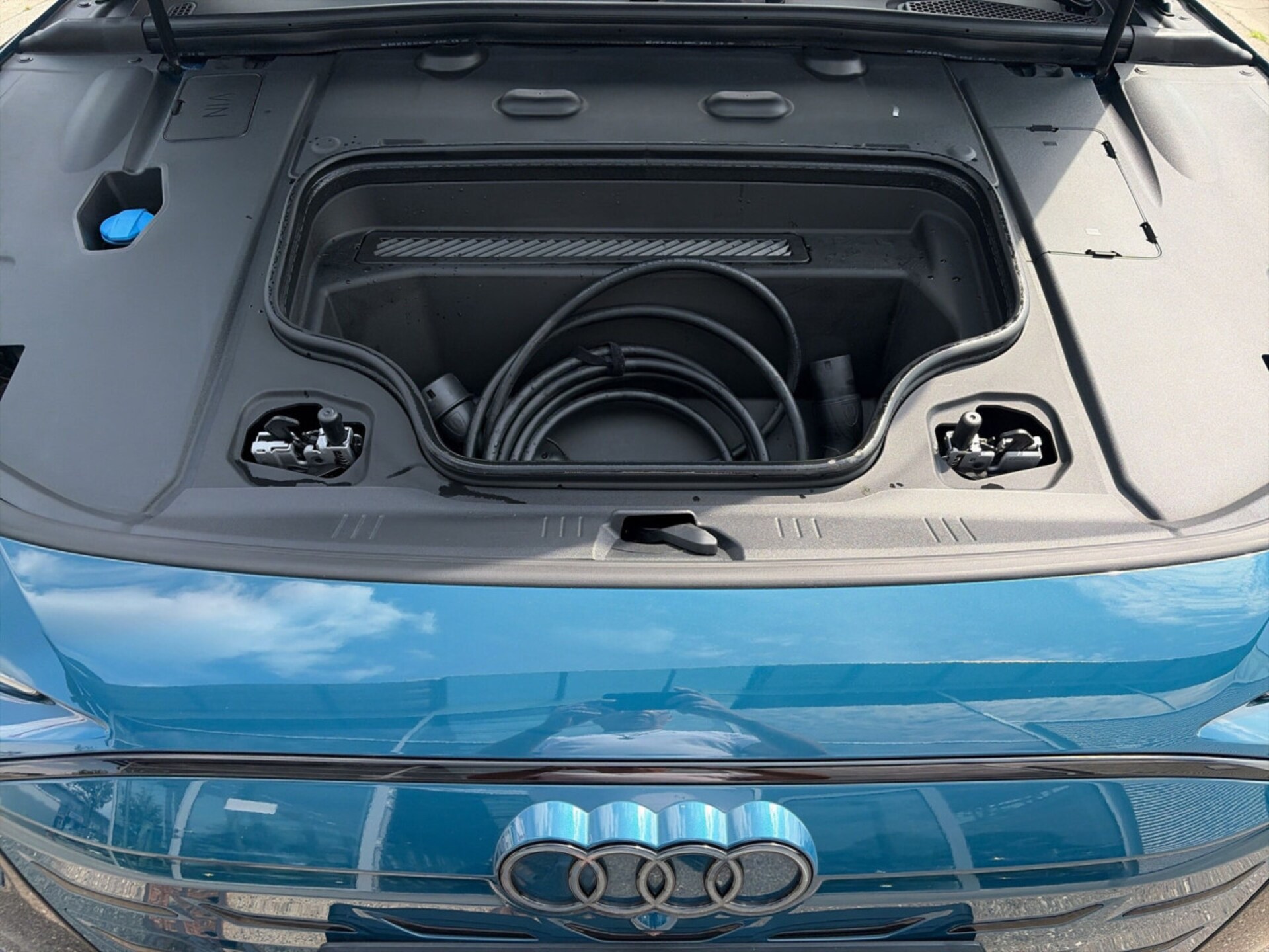 Audi S6 Avant e-tron edition one