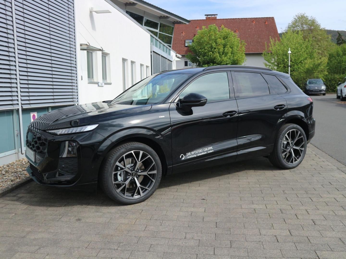 Bild über Audi Q3 SUV TFSI quattro 150 kW S tronic - für weitere Informationen kontaktieren Sie den Audi Partner