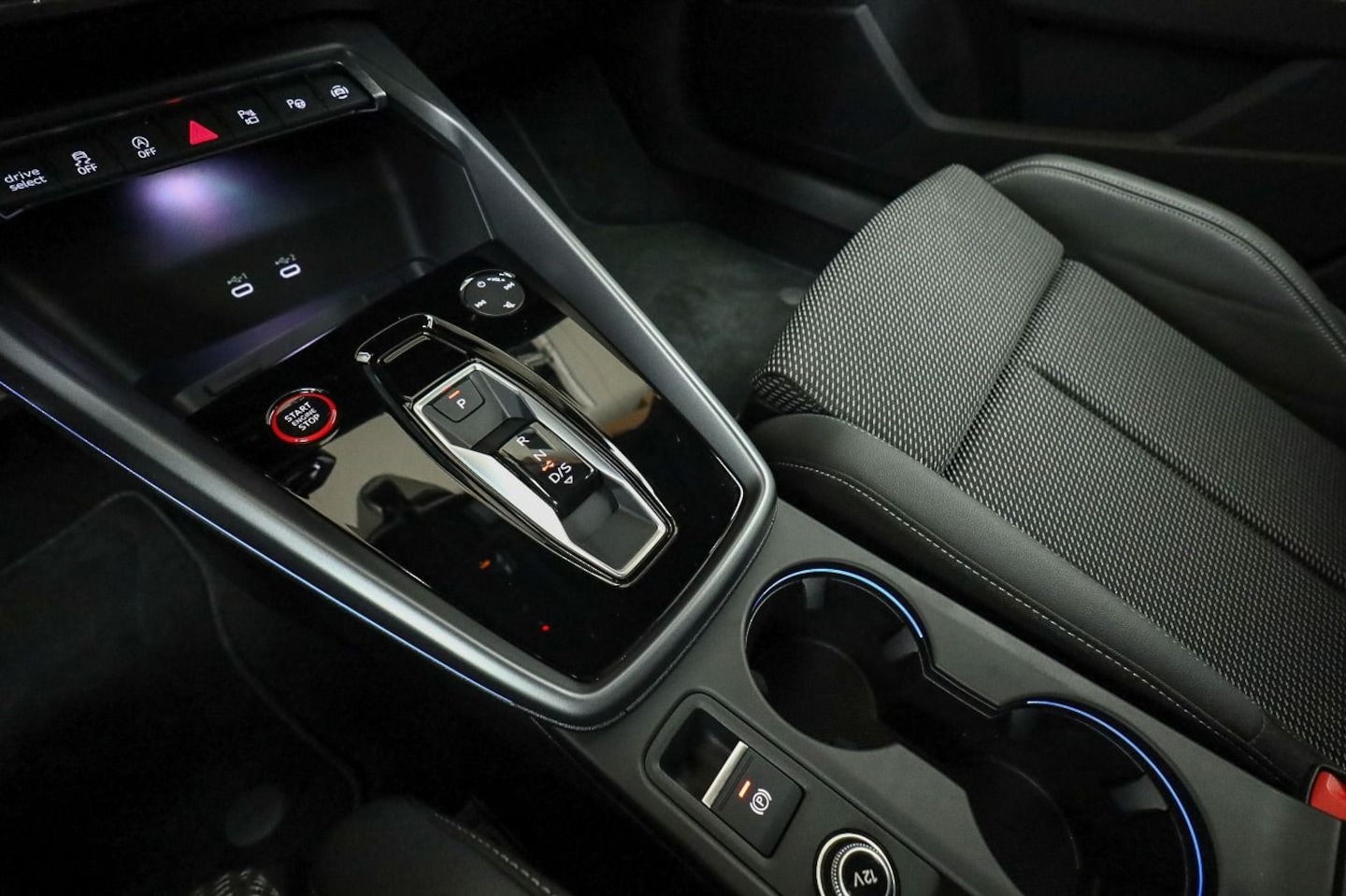 Bild über Audi S3 Sportback TFSI quattro S tronic - für weitere Informationen kontaktieren Sie den Audi Partner